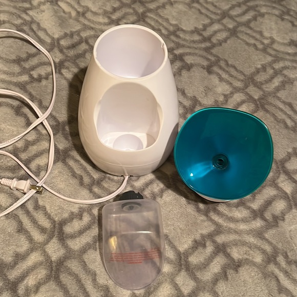 NWOT Pure facial steamer and humidifier with towel warmer inside used once!! - Picture 6 of 8